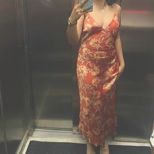 I’m 4’11 I’ve only worn this dress one time $40 obo